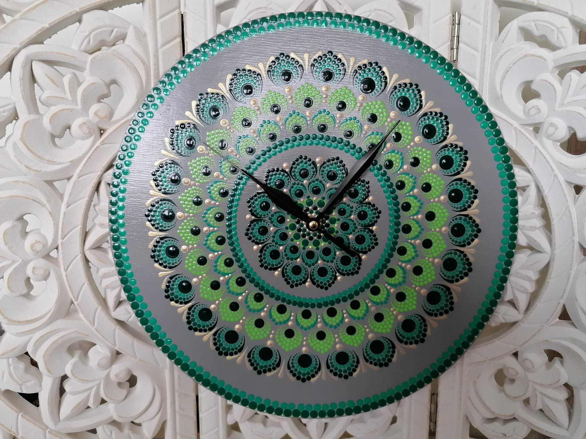Nástěnné hodiny mandala průměr 30 cm