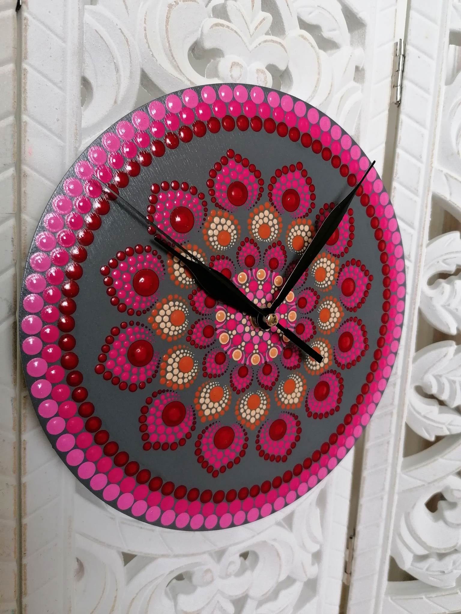 Nástěnné hodiny mandala průměr 20 cm