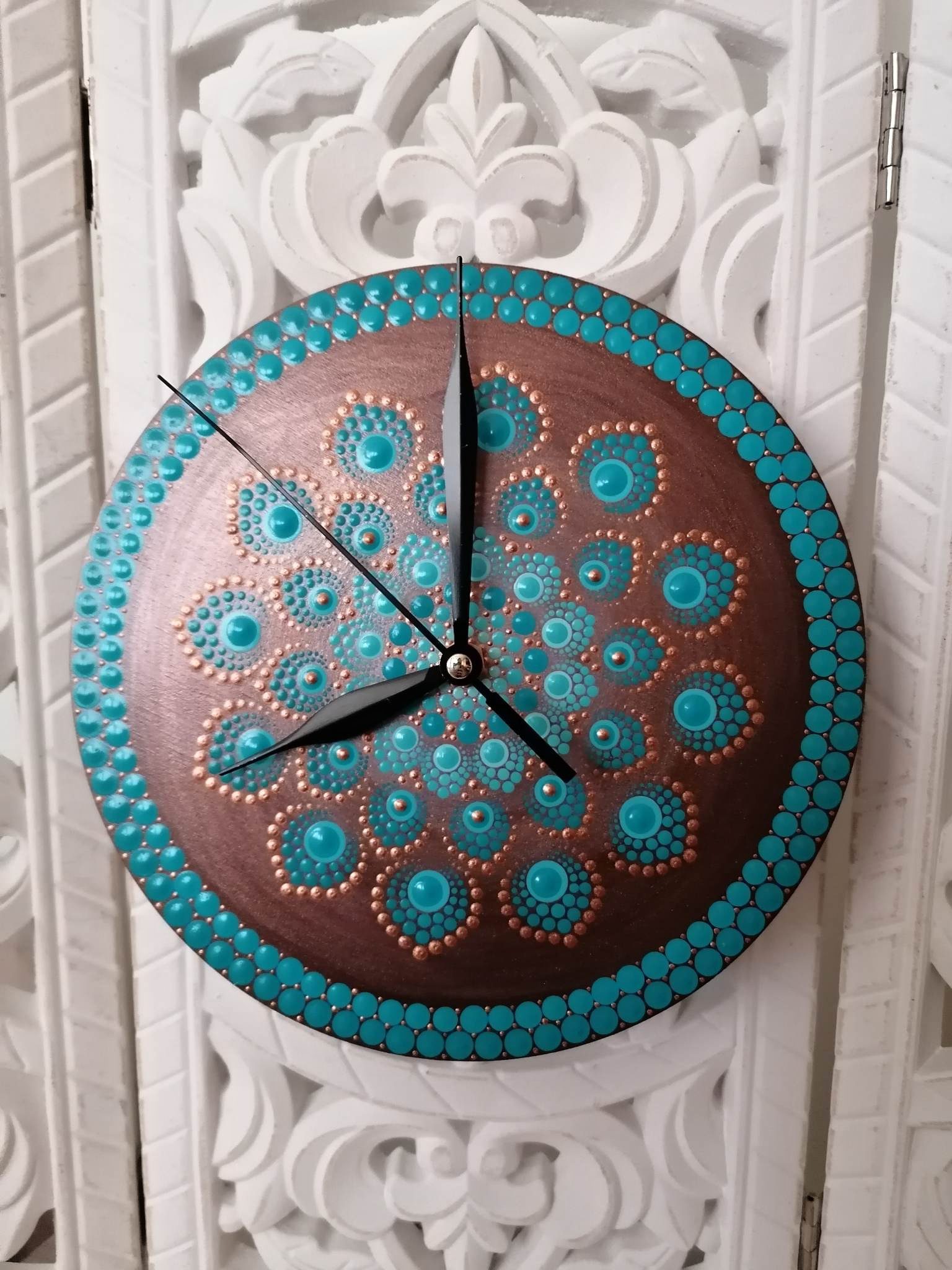 Nástěnné hodiny mandala průměr 20 cm