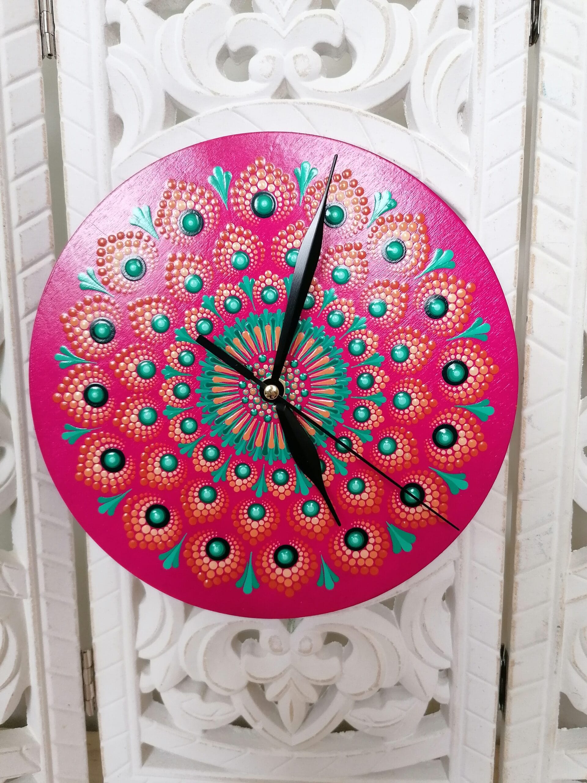 Nástěnné hodiny mandala průměr 20 cm