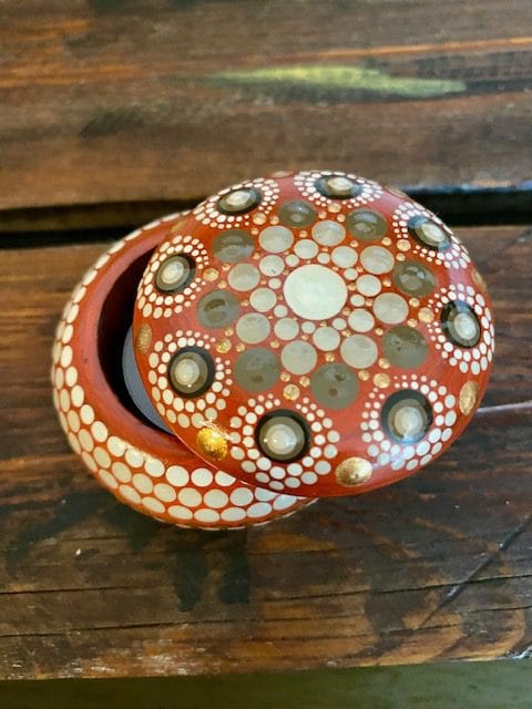 Svícen s pokličkou - mandala ručně malovaný