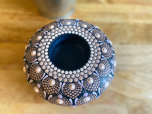 Svícen MANDALA střední technika dotting